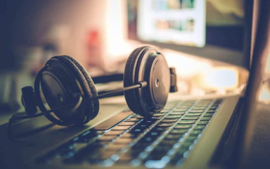 Pros and Cons of Listening to Music while Studying